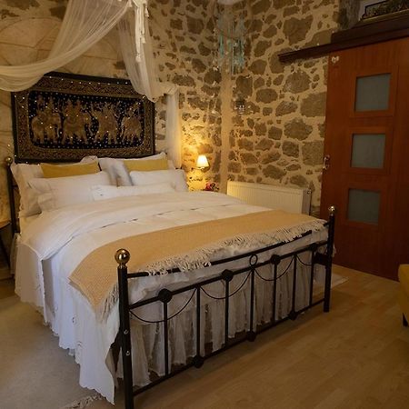Stone Suite In The Center Of Corinth Exteriör bild