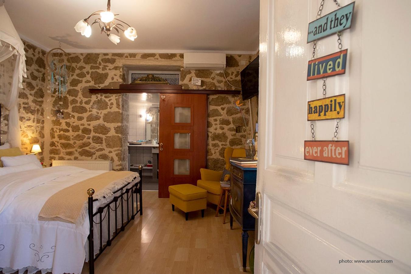 Stone Suite In The Center Of Corinth Exteriör bild